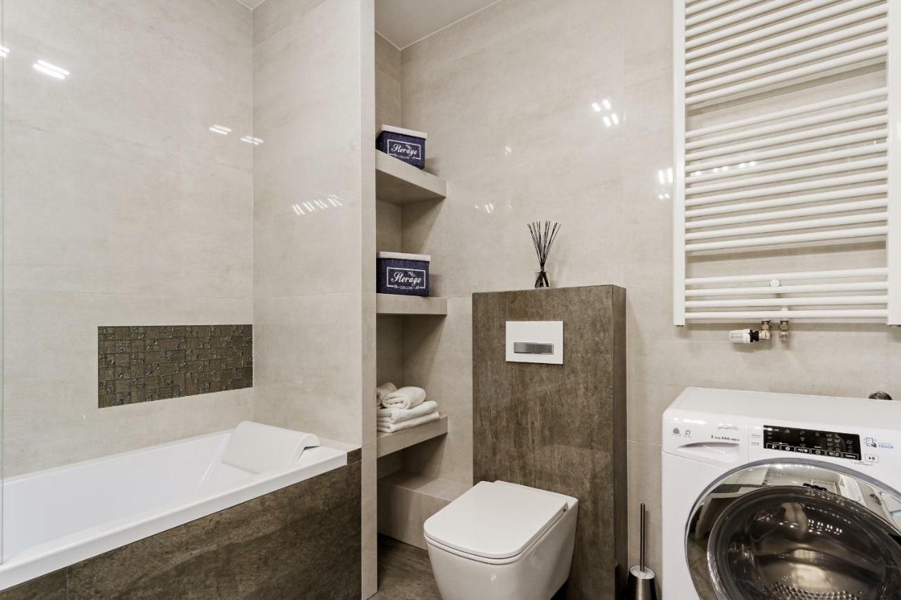 Zablocie By Renters Apartment